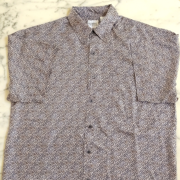 NWOT. Men's 100% Silk Multi Color Patterned Short Sleeve Button-Down Shirt. - Picture 2 of 5